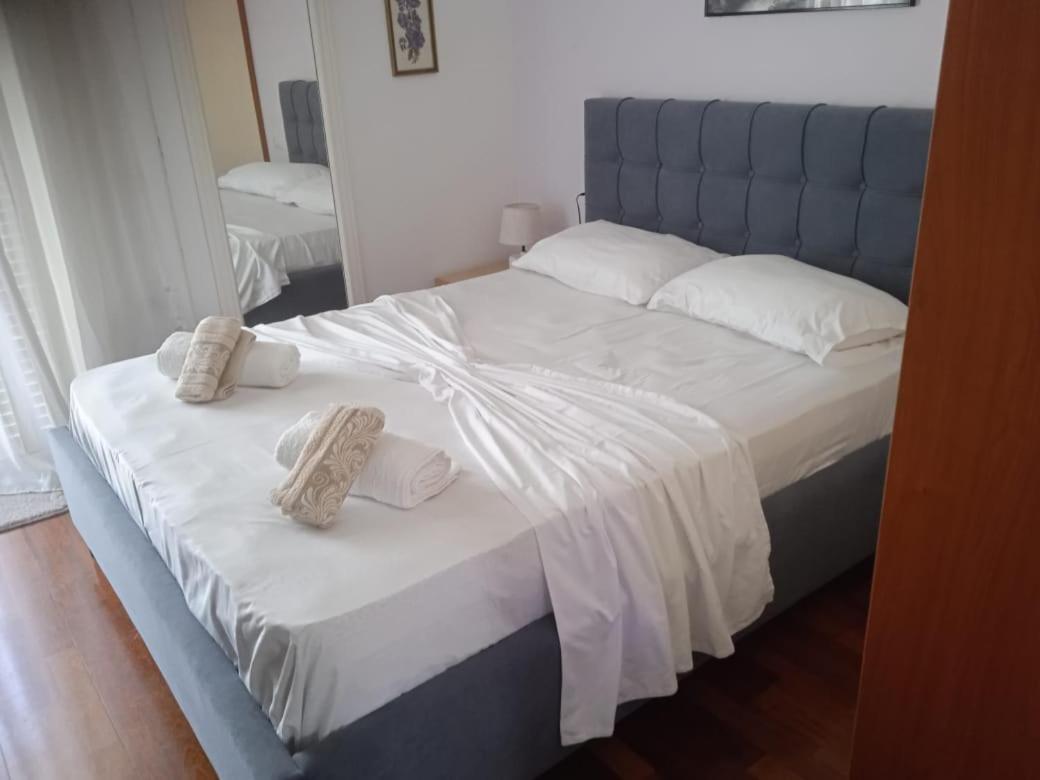 Vila N Dervishi Vlorë 外观 照片
