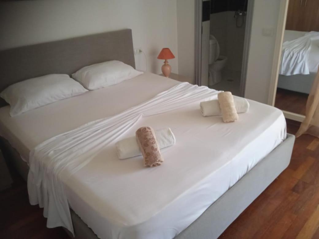 Vila N Dervishi Vlorë 外观 照片